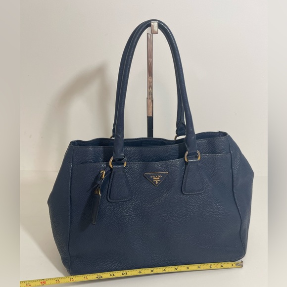 Authentic Prada Vitello daino tote bag - Picture 3 of 13